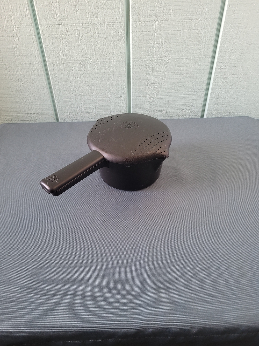 Pampered Chef small micro cooker steamer Retired